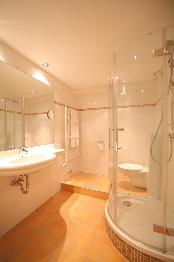 Alster-Hof Hotel Hamburg Ngoại thất bức ảnh